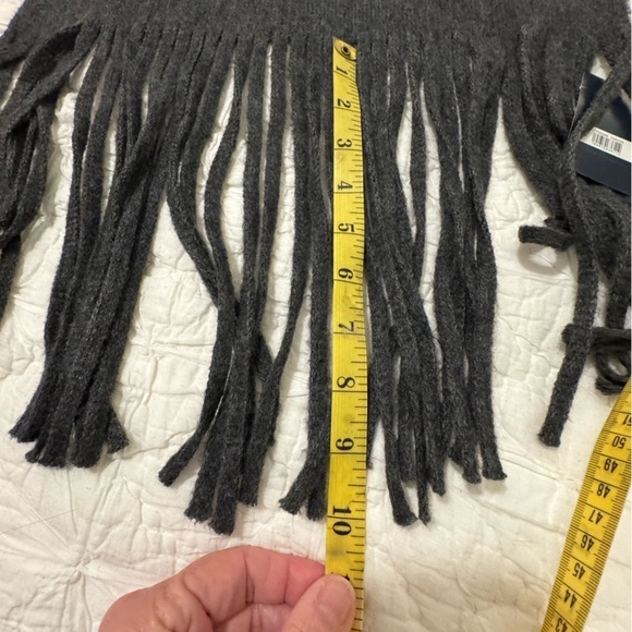 NWT Lucky Brand Scarf Gray with long fringe - Picture 10 of 10